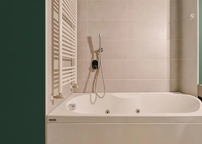 Hostmate - - Solari *